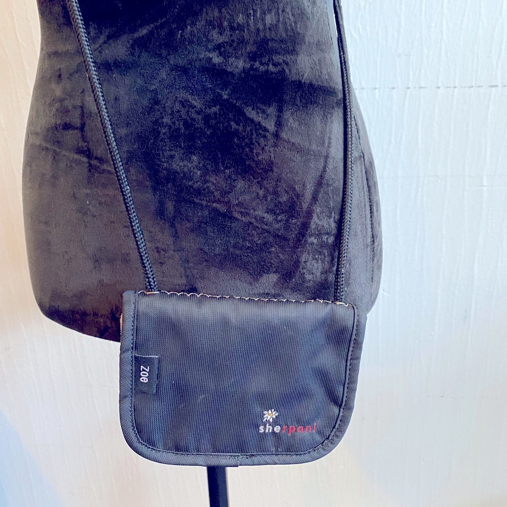 Sherpani crossbody wallet
